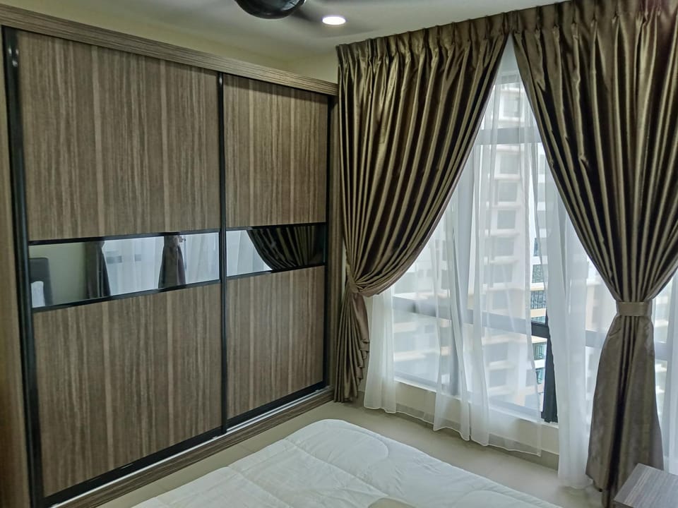 HOMESTAY - 2 ROOMS with CONDO Facility - Mount Austin JB Apartment in Johor Bahru