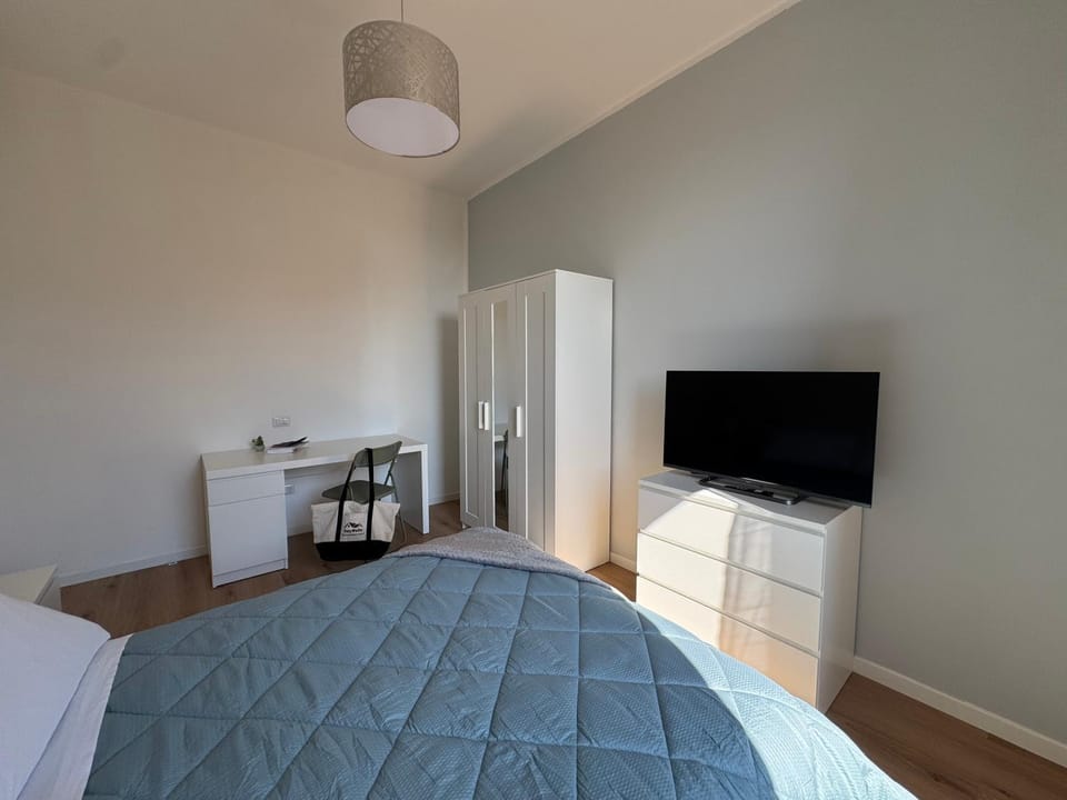 Communal lounge/ TV room, Bed, TV and multimedia, Photo of the whole room, Evening entertainment, Bedroom