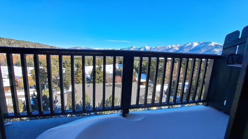View (from property/room), Mountain view