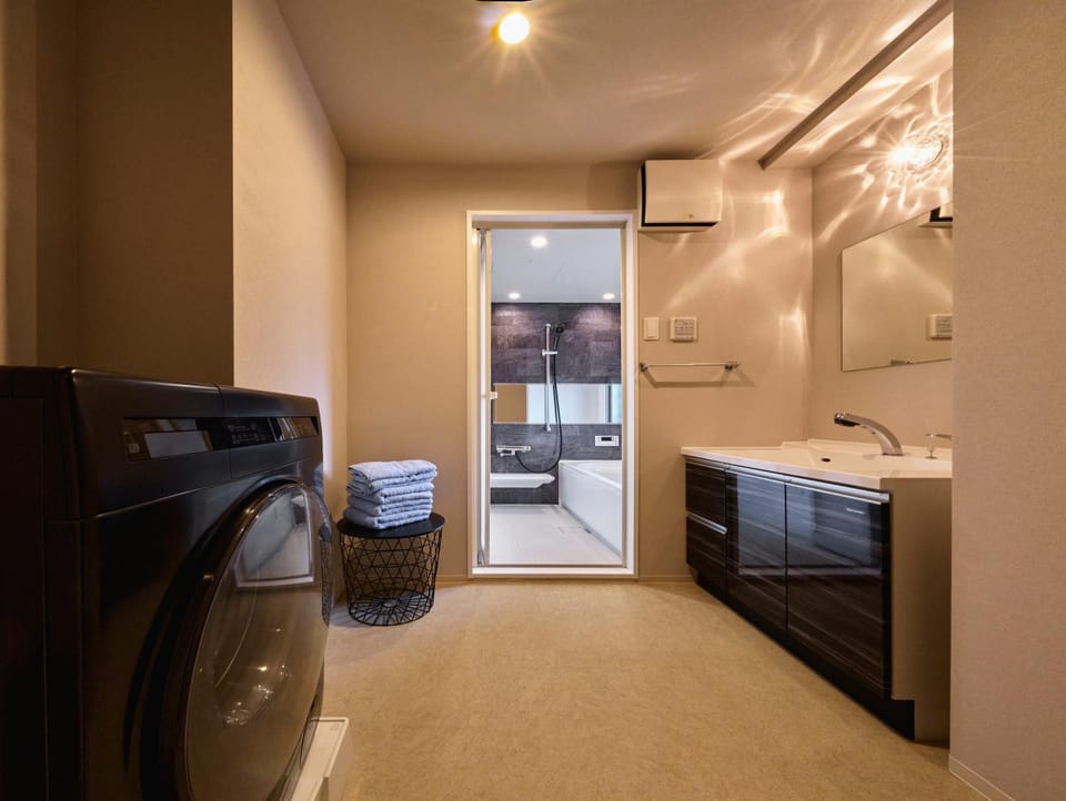 Bathroom, washing machine