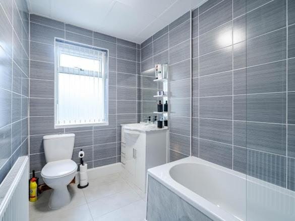 Shower, Toilet, Bathroom, Bath