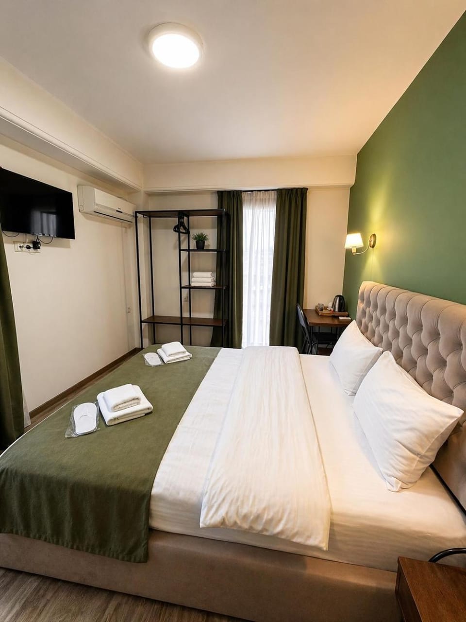 Communal lounge/ TV room, Bed, TV and multimedia, Photo of the whole room, Bedroom, towels