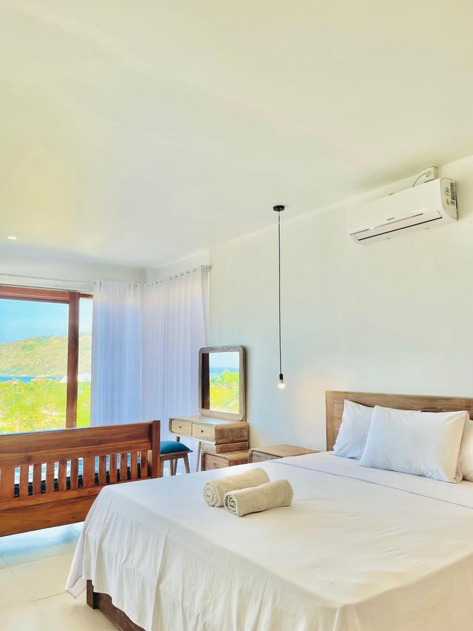 Bed, Photo of the whole room