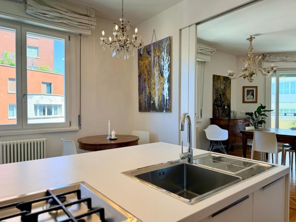 The Sanctuary of Light - Historic Center Apartment in Bologna