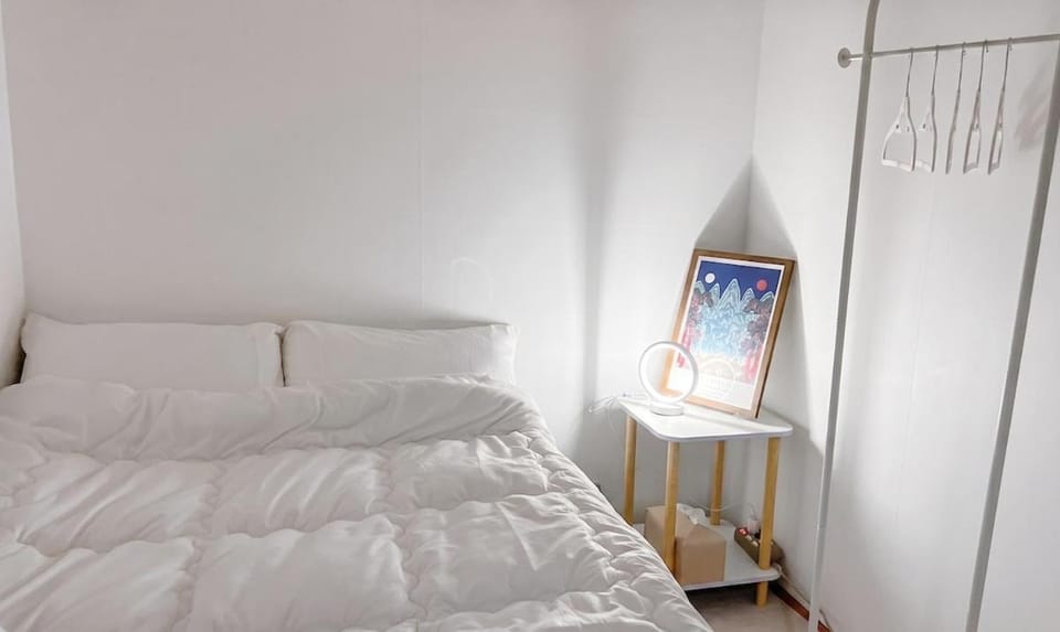 Stay Here Hanyang City Daehakro Seoul National University Hospital Changgyeong Palace Gyeongbok Palace Apartment in Seoul