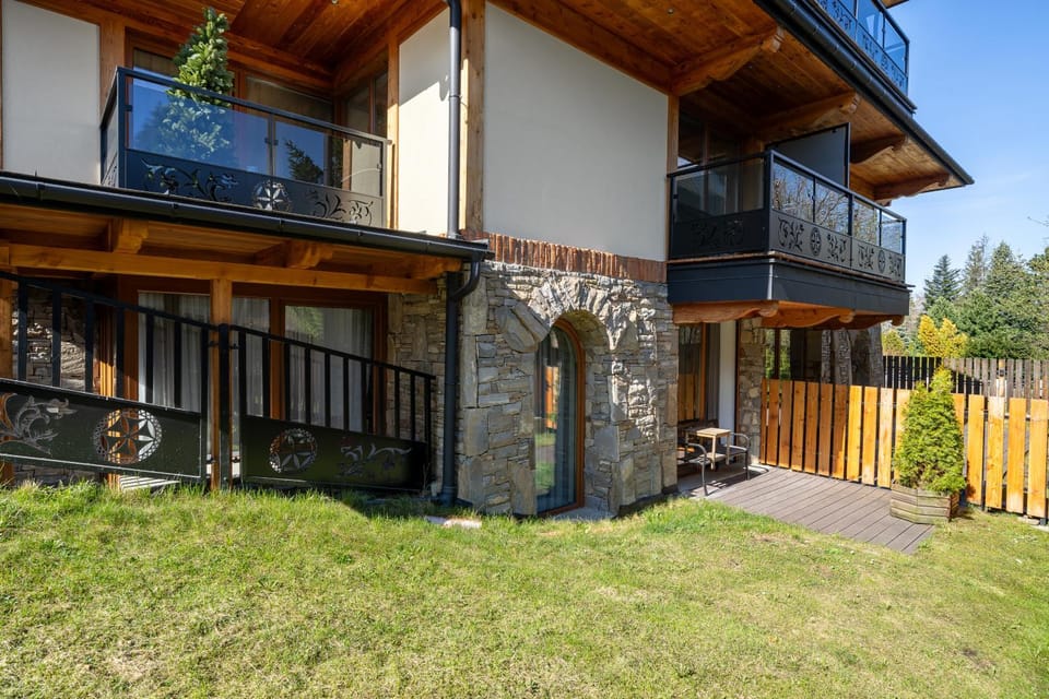 Property building, Balcony/Terrace