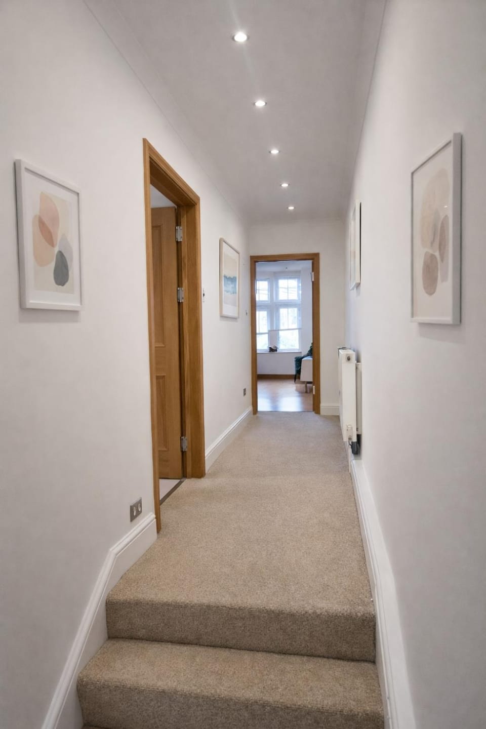 Luxury 3 Bedroom, Uplands, Parking, Near Beach Apartment in Swansea