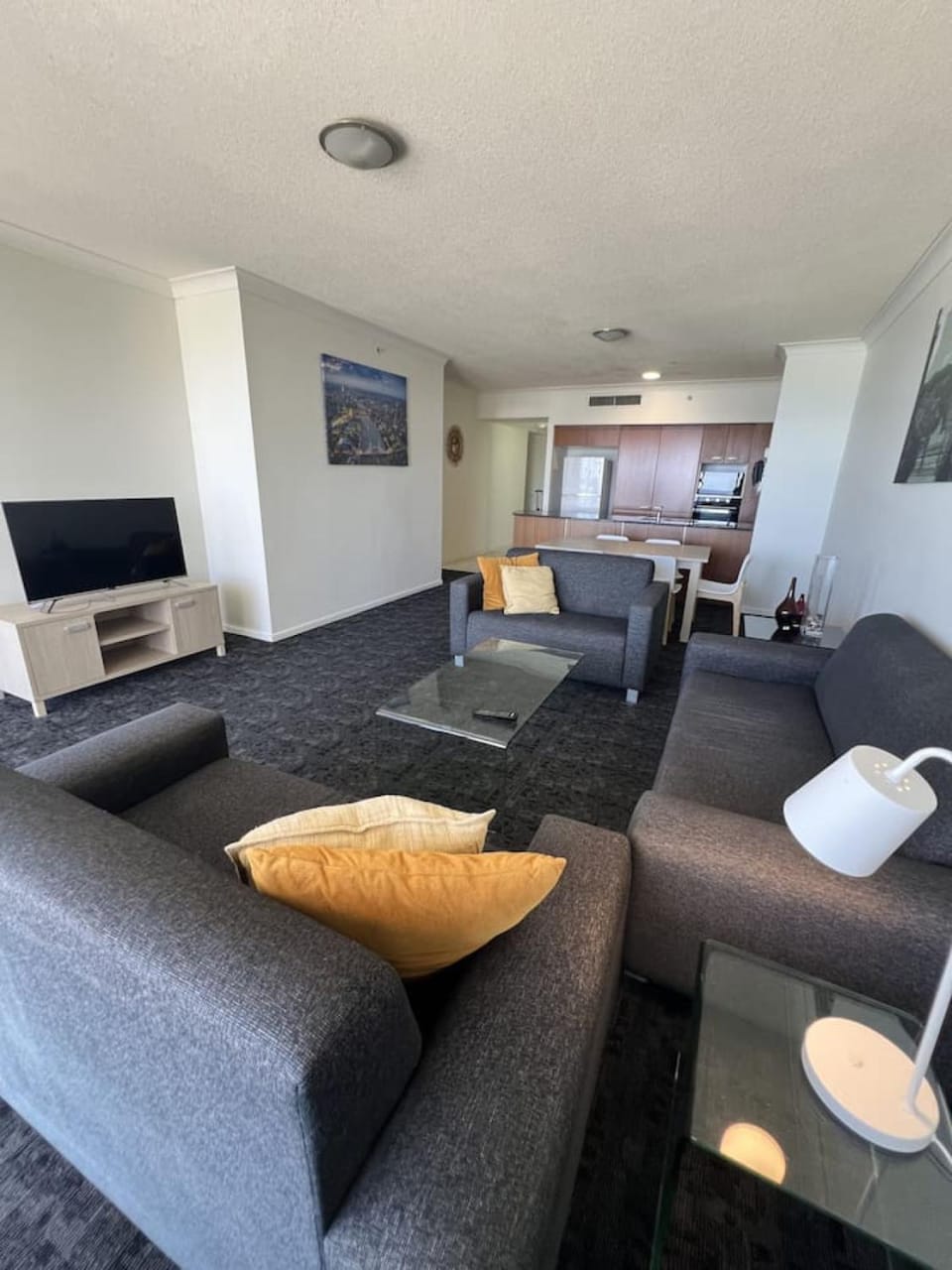 Beside Still Waters Luxury Escape Apartment in Surfers Paradise
