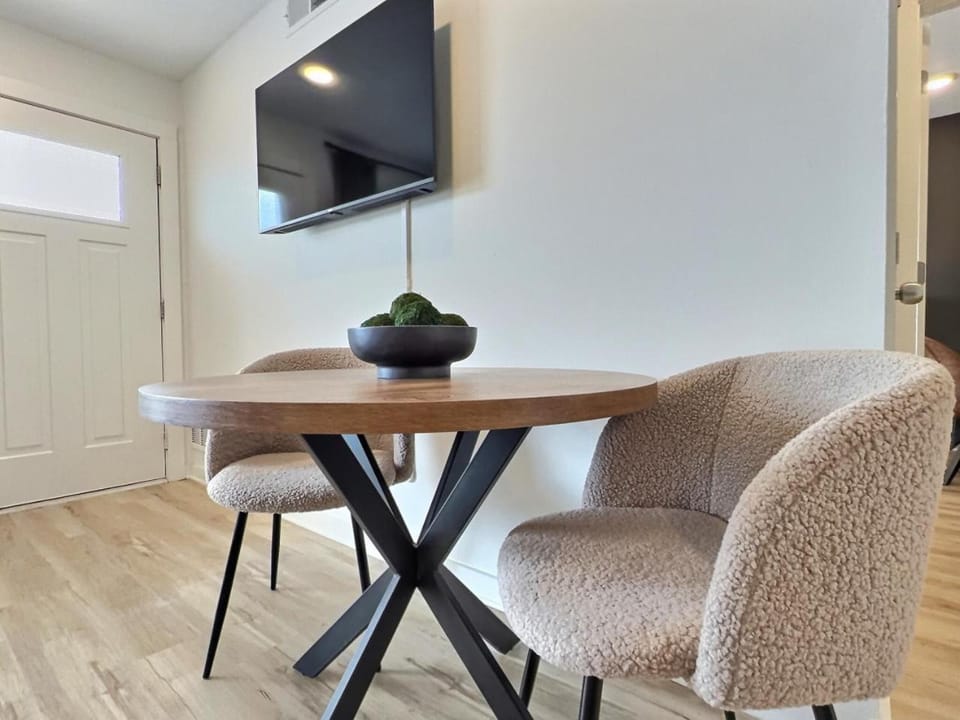Quiet Escape, Free Parking, Near Downtown Hotspots Apartment in Birmingham