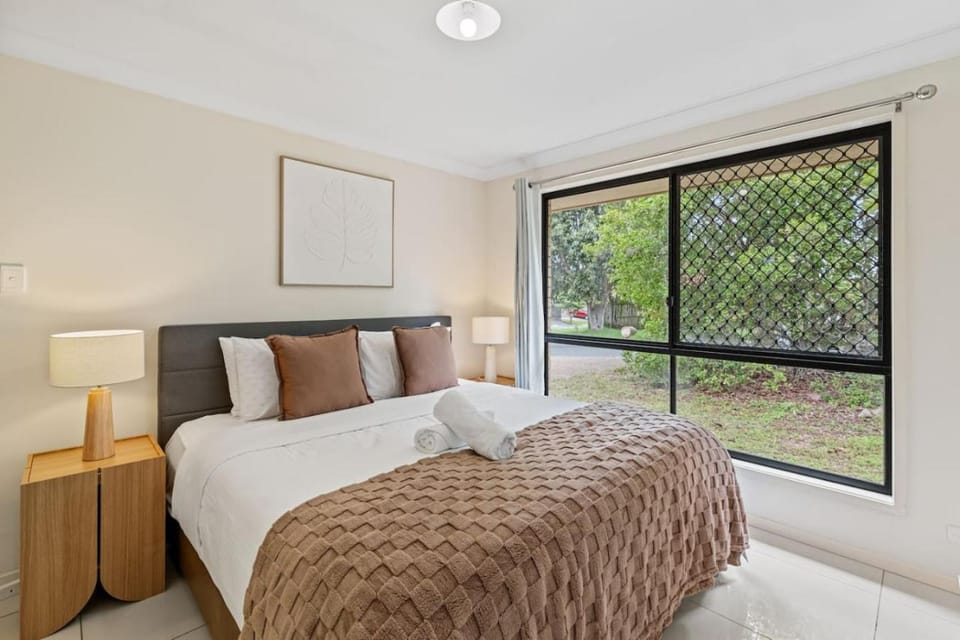 Affordable 4 Bedroom 2 Bathroom Family Home with Central Air Conditioning House in Brisbane