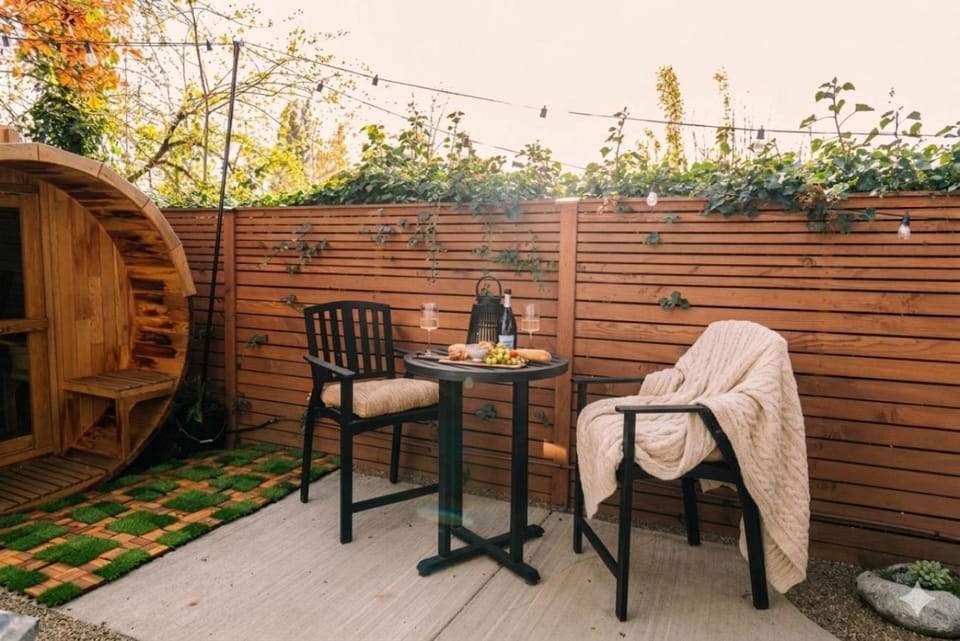 Patio, Garden, Balcony/Terrace, Seating area, Garden view
