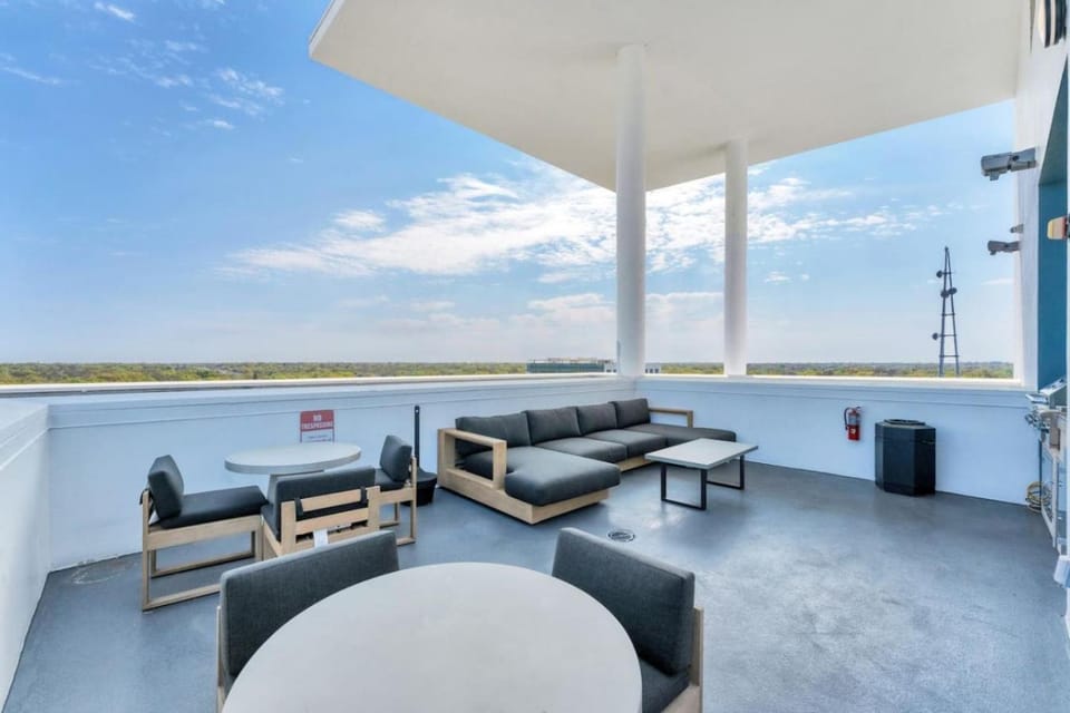 Contemporary 2 bdrm 2 bath Downtown Orlando Apartment in Orlando