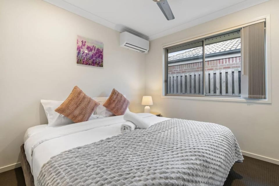 Spacious 4 Bedroom Family Retreat with Full Air Conditioning House in Brisbane