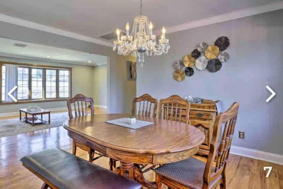 Spacious 5BR West Orange Home with Great WiFi Near Turtle Back Zoo and NYC Access House in West Orange