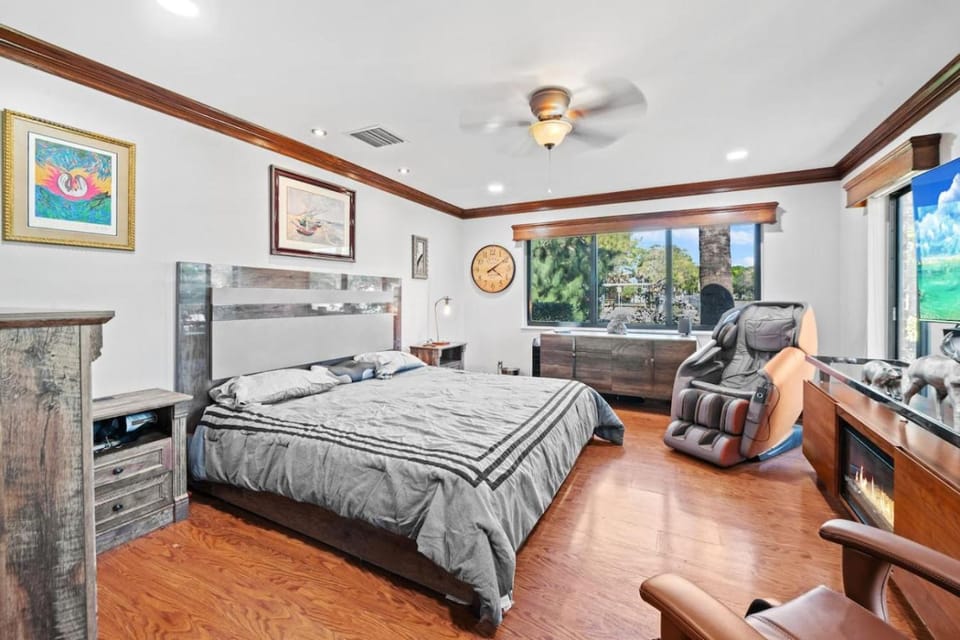 The Creek Resort Revamped Chic 4BR Haven with Pool Villa in Coconut Creek