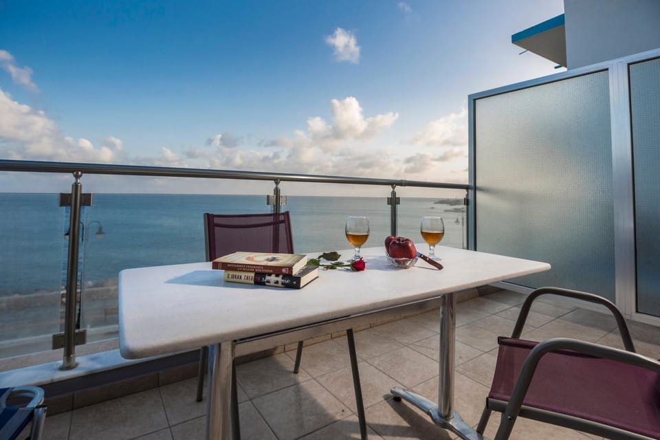 View (from property/room), Balcony/Terrace, Sea view