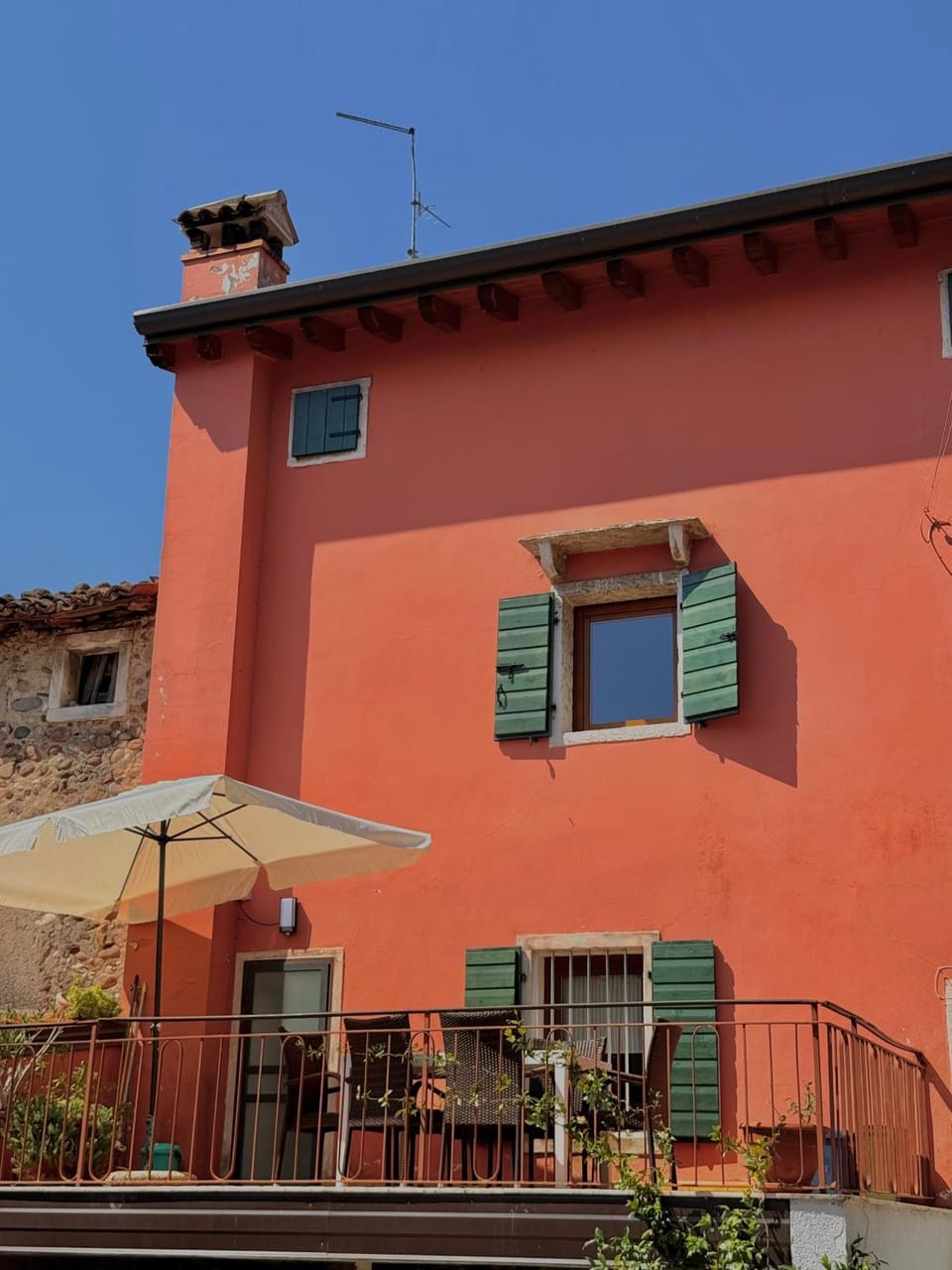 Property building, Balcony/Terrace