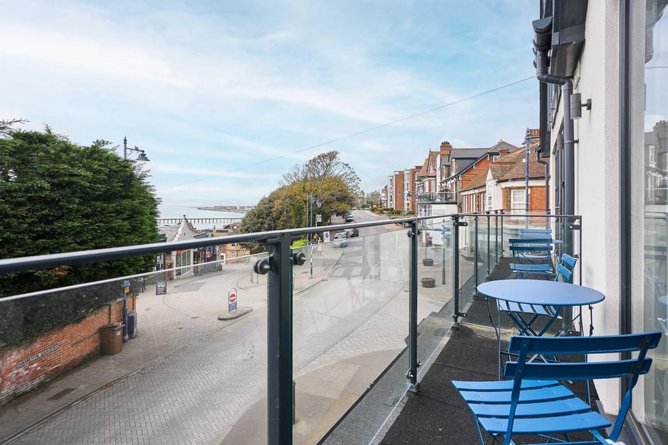 Balcony/Terrace, Seating area, Sea view, Street view