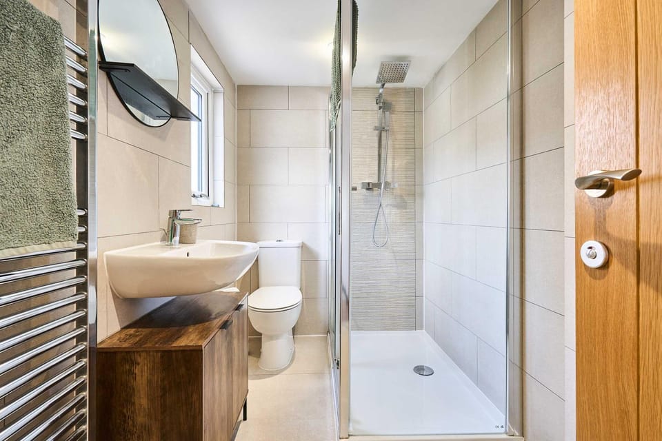 Shower, Toilet, Bathroom