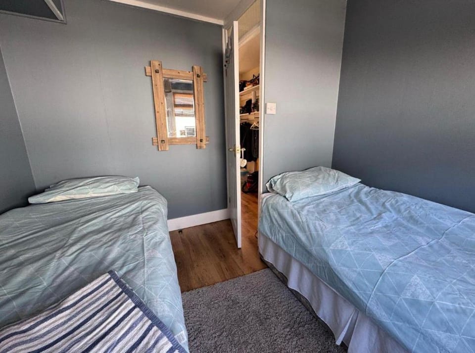 2 Bedroom - Seaside Apartment Apartment in Teignbridge