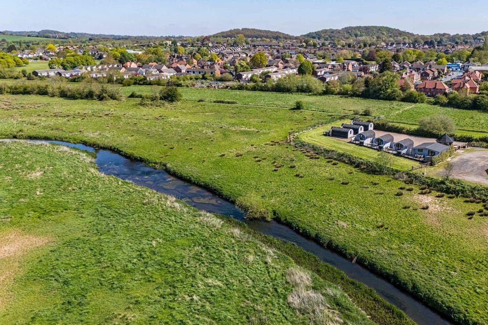 The Secret Meadow - Hottubs Wellness Relaxation House in England