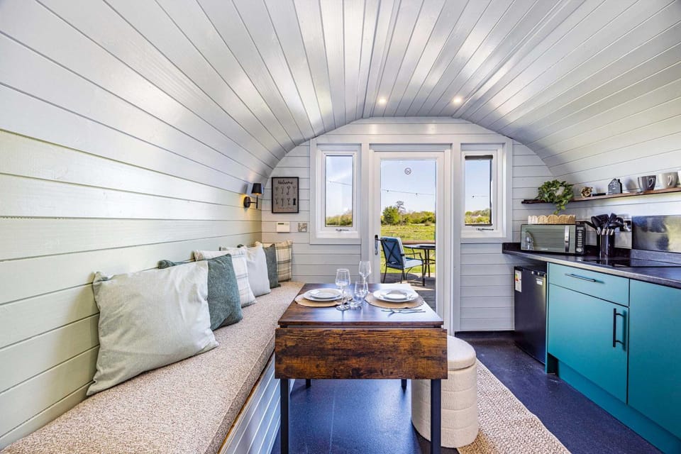 The Secret Meadow - Hottubs Wellness Relaxation House in England