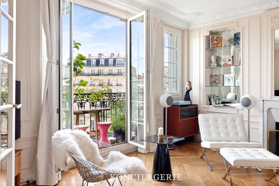 Elegance haussmannienne 3 chambres avec balcon - Auteuil Apartment in Paris