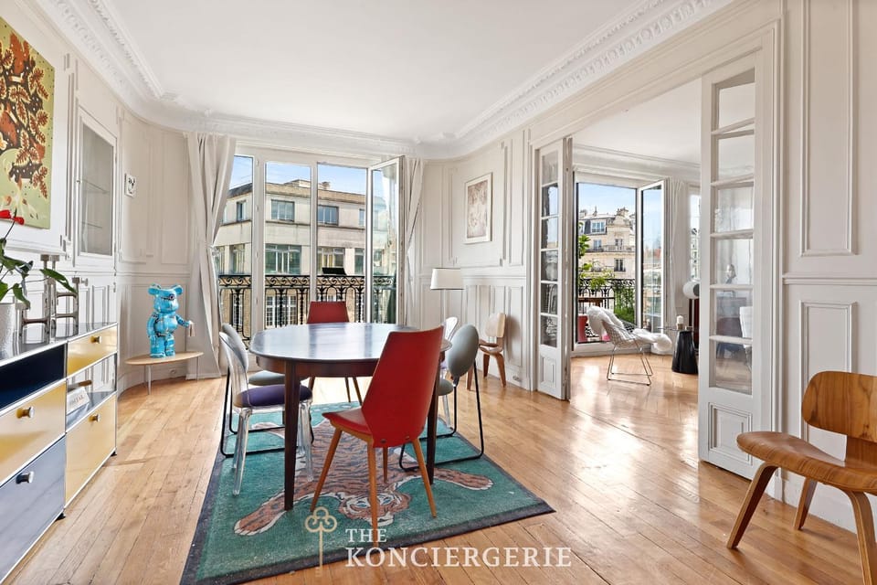 Elegance haussmannienne 3 chambres avec balcon - Auteuil Apartment in Paris