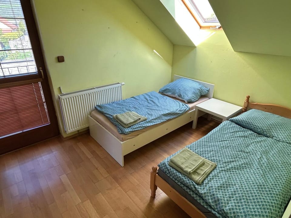 Bed, Photo of the whole room, Bedroom, towels