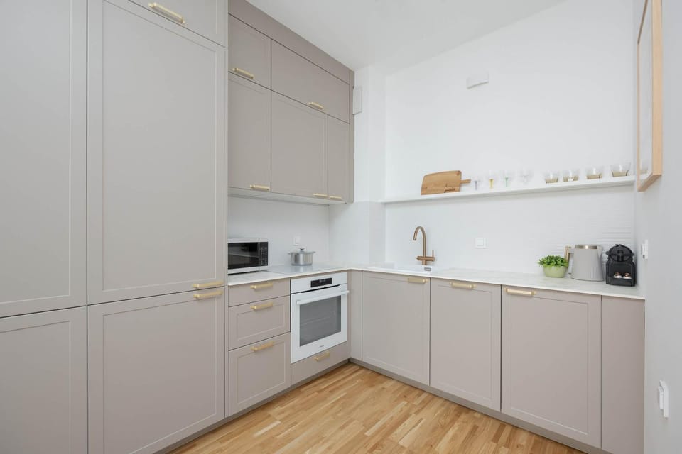 Kitchen or kitchenette, stove