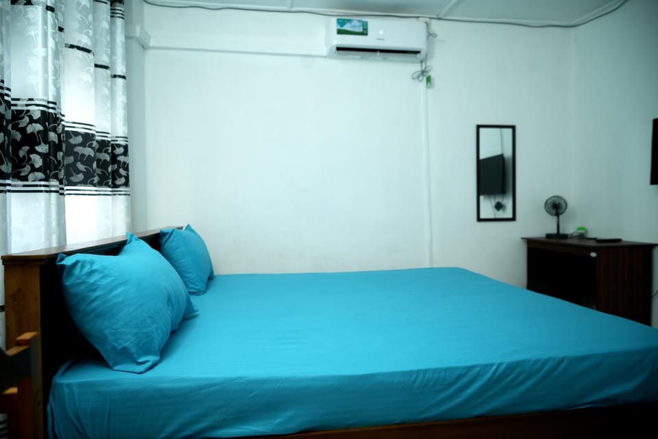 Bedroom, air conditioner