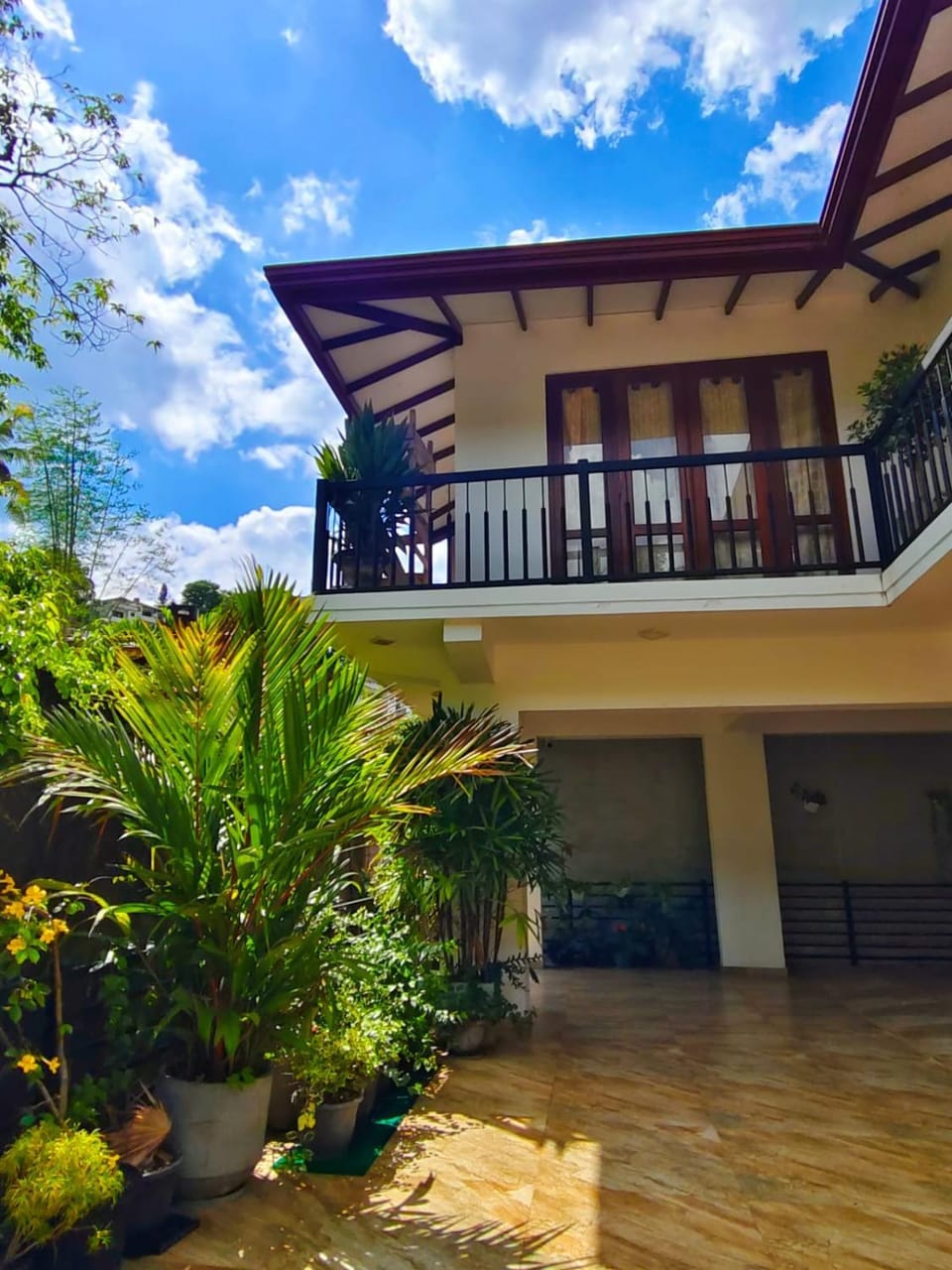 Edge of jungle- Walking Distance to Kandy Apartment in Kandy