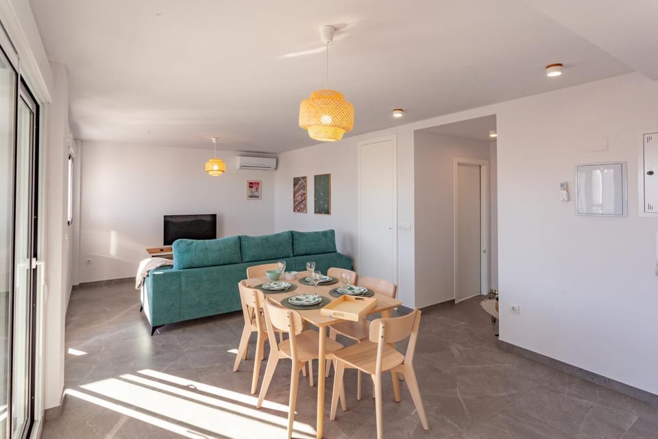 TV and multimedia, Living room, Dining area