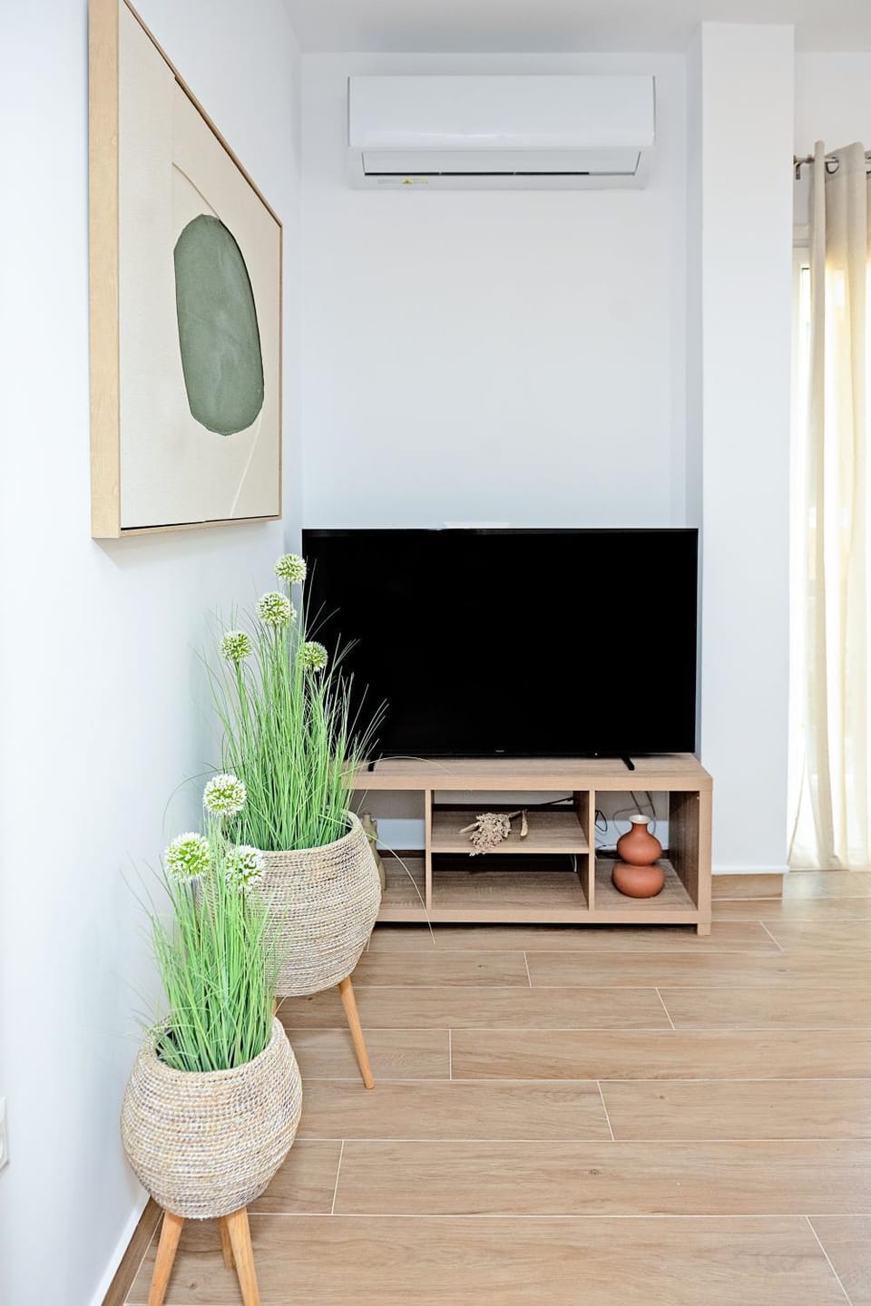 TV and multimedia, air conditioner