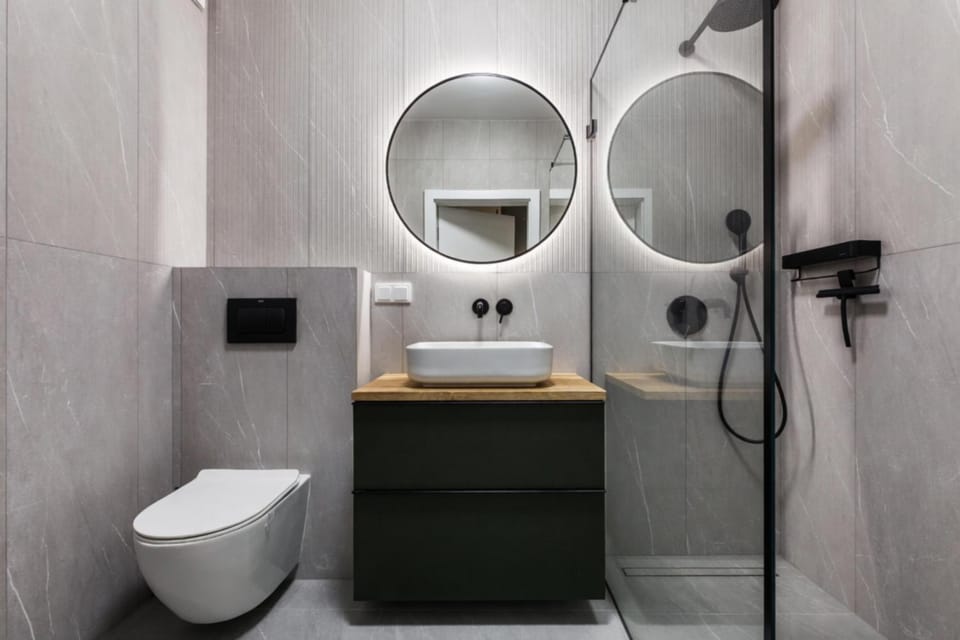 Shower, Toilet, Bathroom
