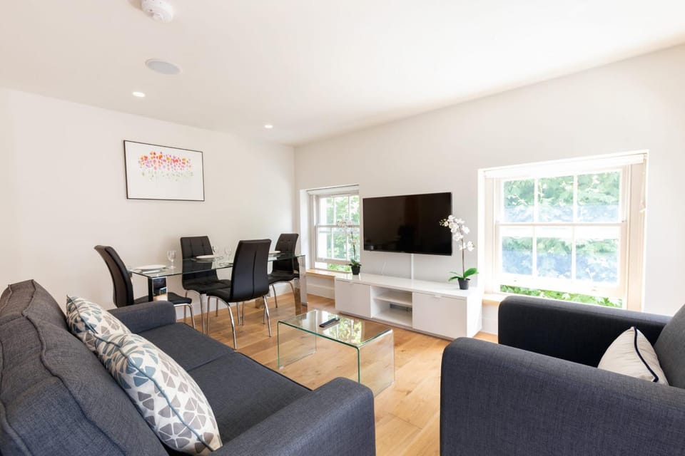 Communal lounge/ TV room, TV and multimedia, Living room, Seating area