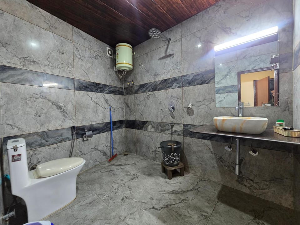 Bathroom, Bathroom