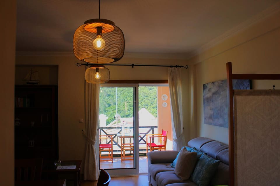Mar à Vista - Sea View Apartment 10min Walk to the Beach with Balcony & Parking Apartment in Setubal District