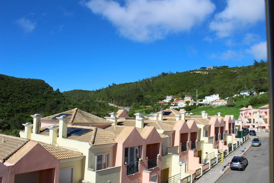 Mar à Vista - Sea View Apartment 10min Walk to the Beach with Balcony & Parking Apartment in Setubal District