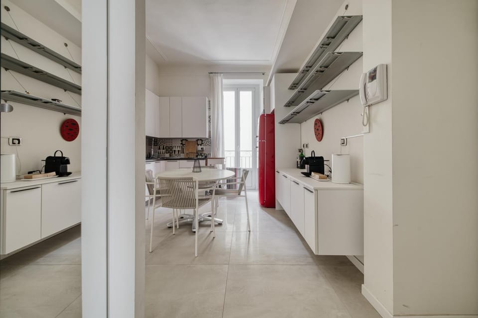 Kitchen or kitchenette, Dining area, oven, stove