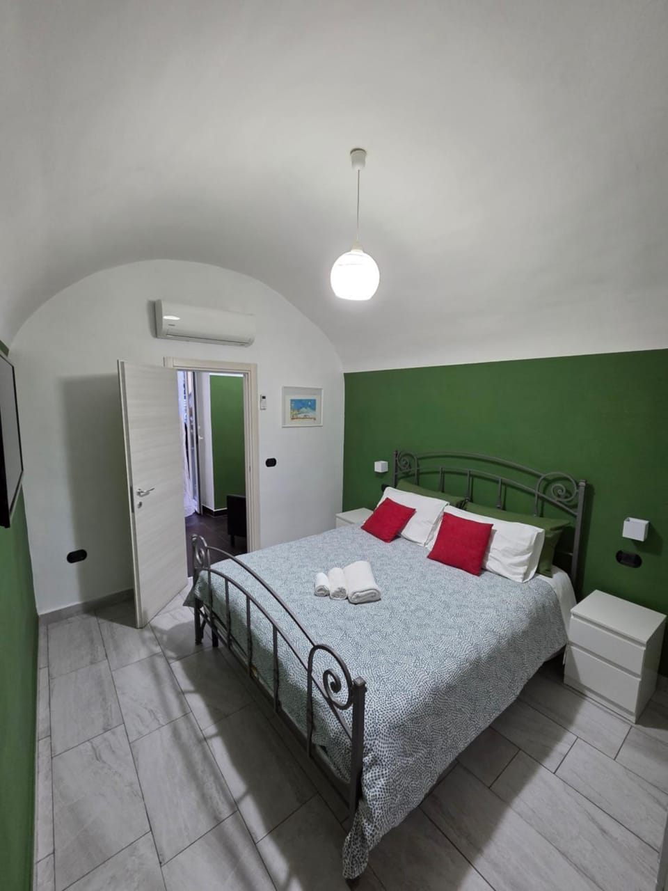 Bed, Bedroom, wardrobe, air conditioner