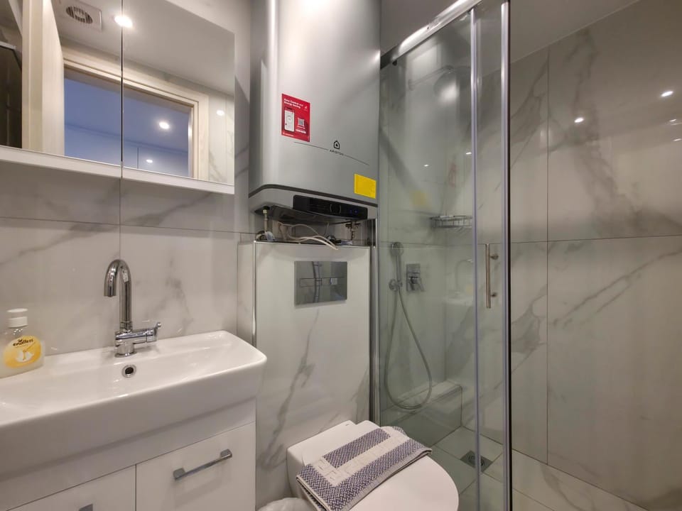 Shower, Toilet, Bathroom