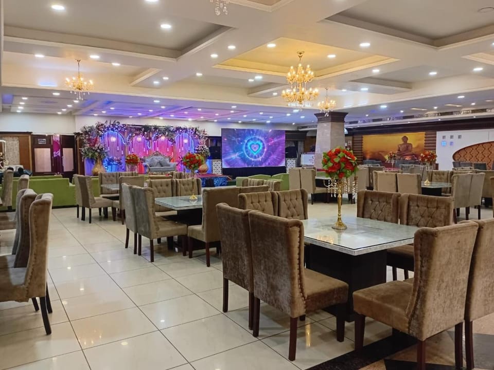 Restaurant/places to eat, Banquet/Function facilities, Breakfast, wedding