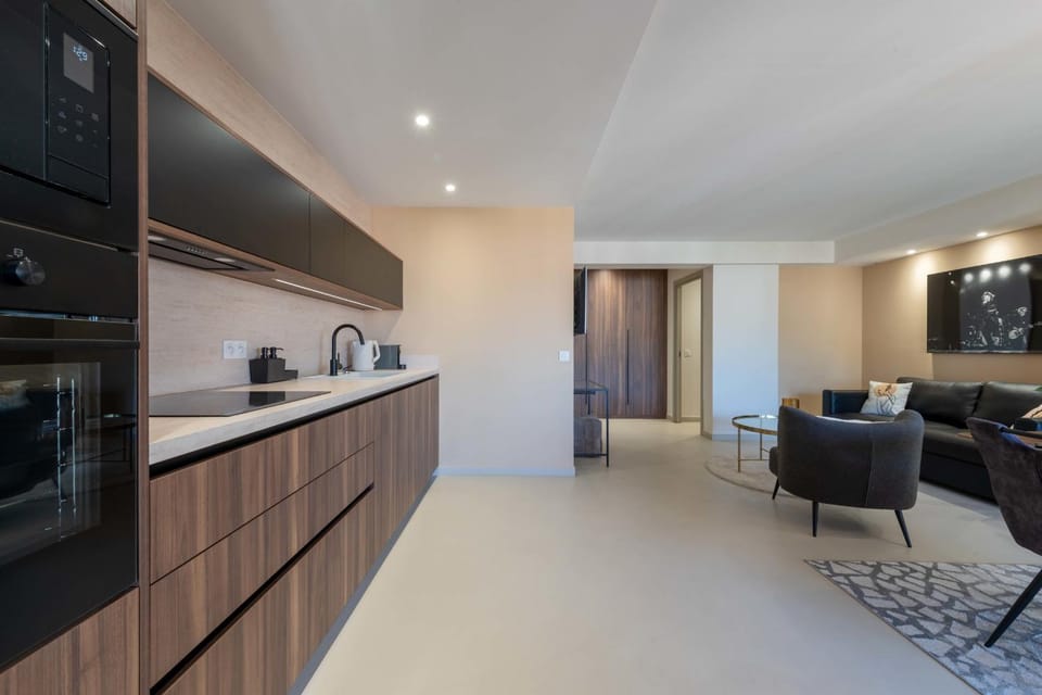 Kitchen or kitchenette, Living room, stove