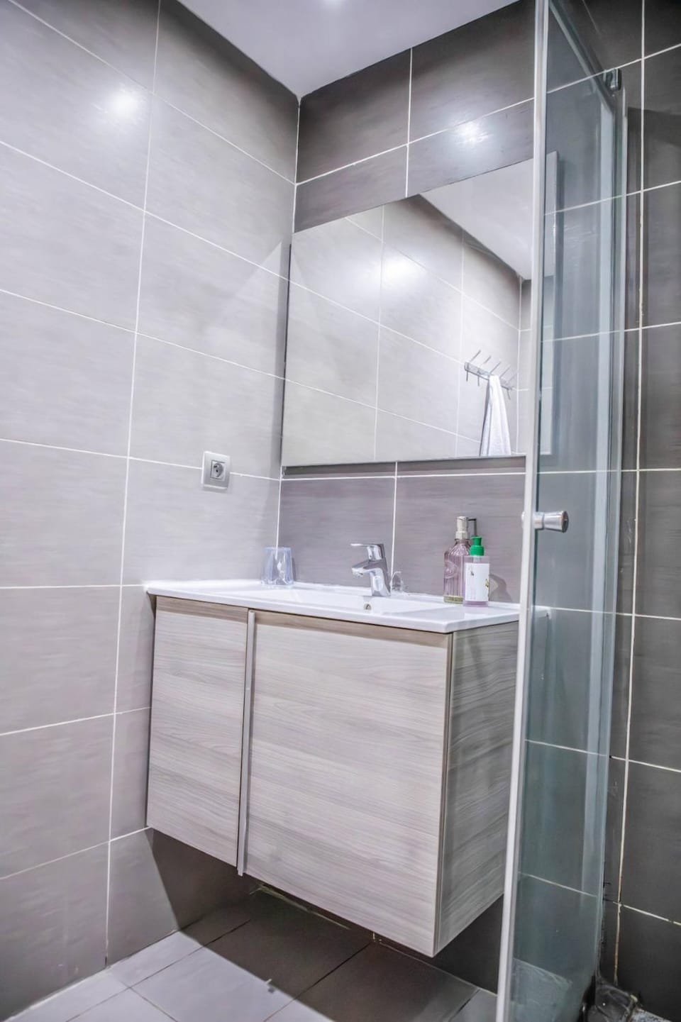 Elegant 2BR Haven in Hay Riad - Fast Wifi & Parking - 4 Apartment in Rabat