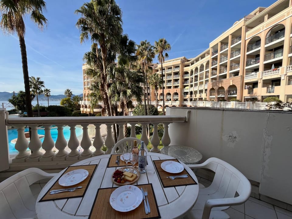Balcony/Terrace, Pool view
