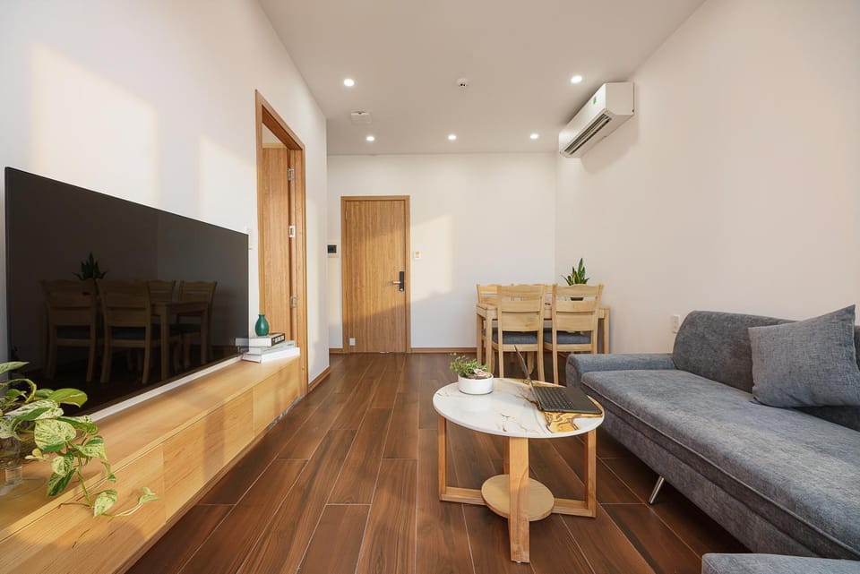 Communal lounge/ TV room, TV and multimedia, Living room, Seating area, Evening entertainment, air conditioner