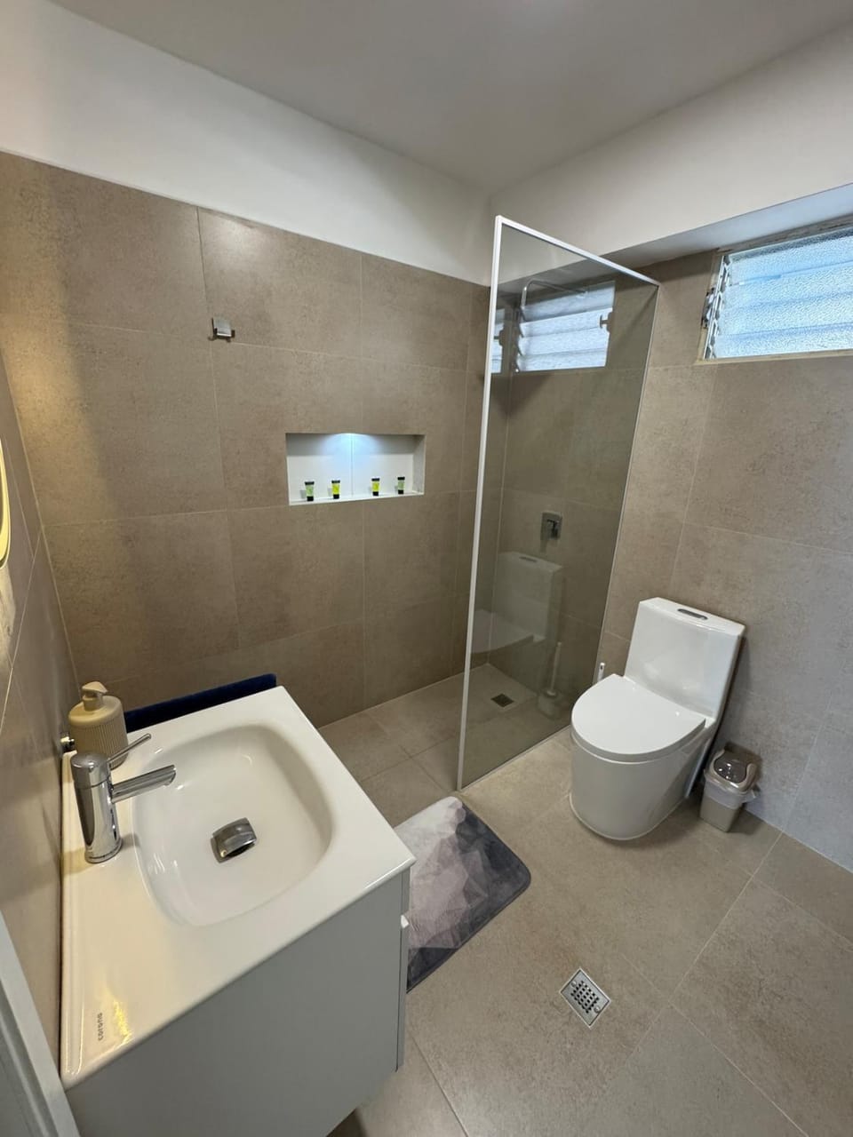 Shower, Toilet, Bathroom
