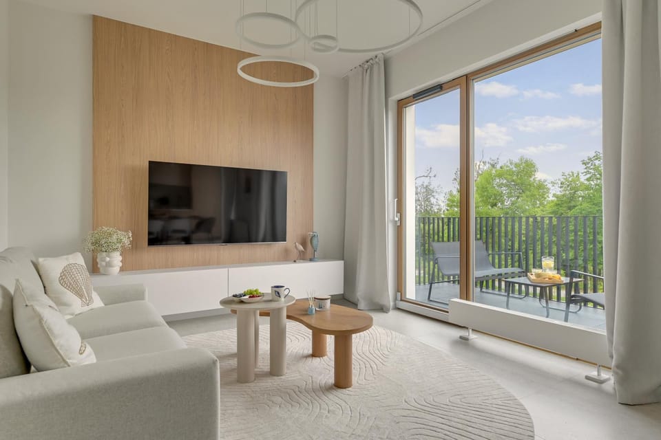 TV and multimedia, Balcony/Terrace, Living room, Seating area, Evening entertainment