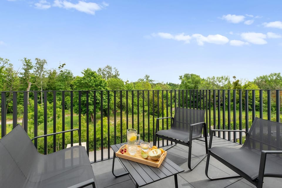 Day, Balcony/Terrace, Seating area, Food